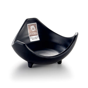 5 Inch Matte Black Melamine Triangle Bowl with Feet YG140144MS
